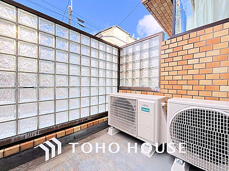 日当たりの良いバルコニーで晴れの日の洗濯物も楽しみになりますね