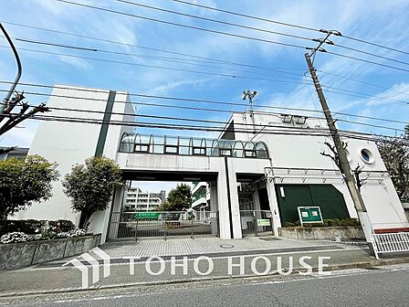 横浜市立岡野中学校 距離700m