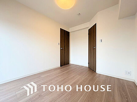 シンプルですっきりとした室内は飽きのこない居心地の良い雰囲気