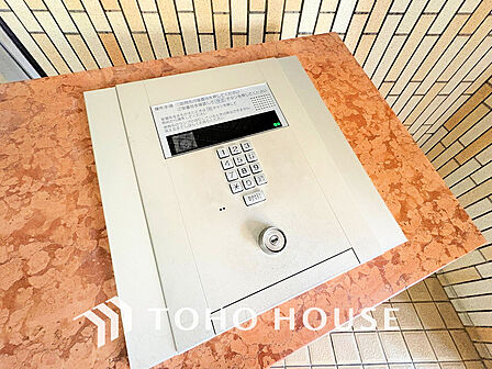 エントランスはオートロック完備で安心のセキュリティ性