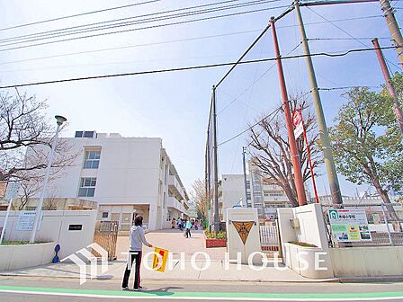 横浜市立市場小学校 距離850m