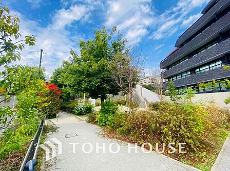 渋谷区立鶯谷緑地　距離700ｍ