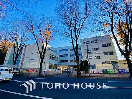 調布市立第一小学校 距離550m