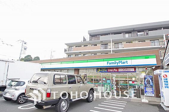 ファミリーマー...