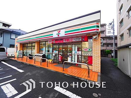 セブンイレブン 横浜中里店 距離120m
