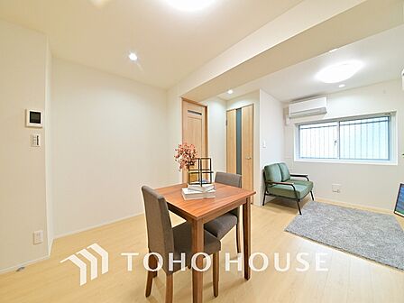 広がりのある住空間、家族が集まるリビング・ダイニング