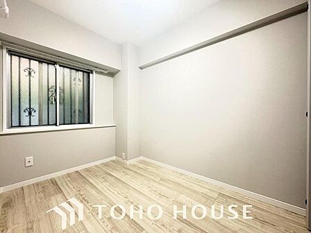 採光もある洋室は、くつろぎのひと時を過ごすのにぴったり