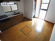 友田町1丁目貸家