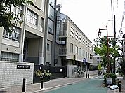 神戸市立成徳小学校（389m）