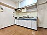 キッチン：※室内写真は専用ツールを用いて、家財道具等を削除しております。実際の室内状況と異なる場合がございますが、現況有姿とさせていただきます。