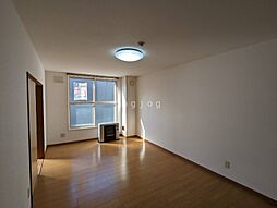 ブリリアントしらかば 101 1階2LDKのリビング/ダイニング