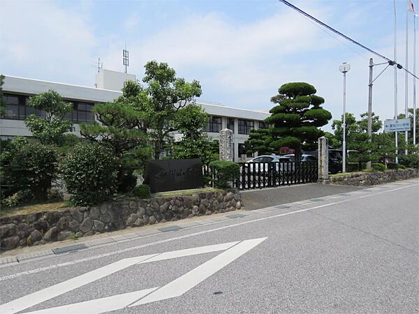 画像23:愛知川小学校（1470m）