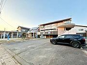 【リフォーム中】インナーガレージ内を含め7台駐車可能です。