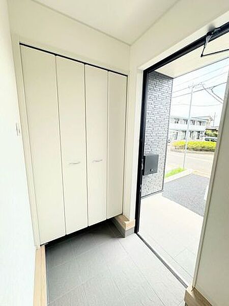 玄関を拡大表示