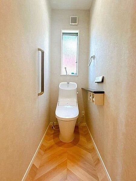 トイレを拡大表示