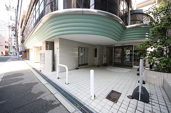 エントラス前に...