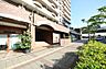 その他：エントランス前はゆとりある歩道が整備され小さなお子様にも安心♪小学校も近く子育て世帯にも最適です♪