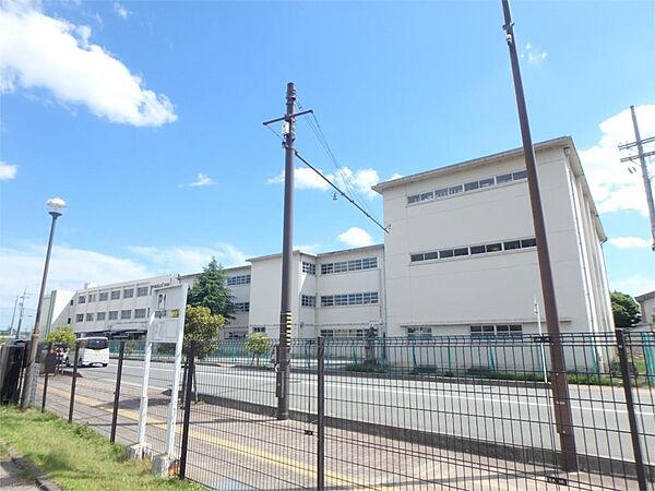 松阪市立幸小学校（778m）