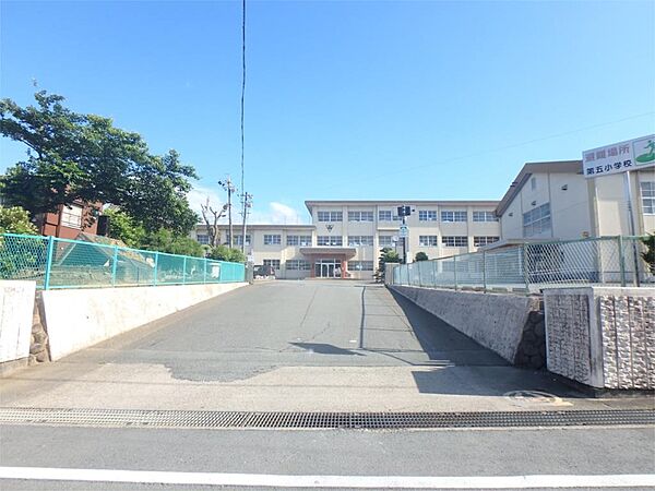 画像17:松阪市立第五小学校（1984m）