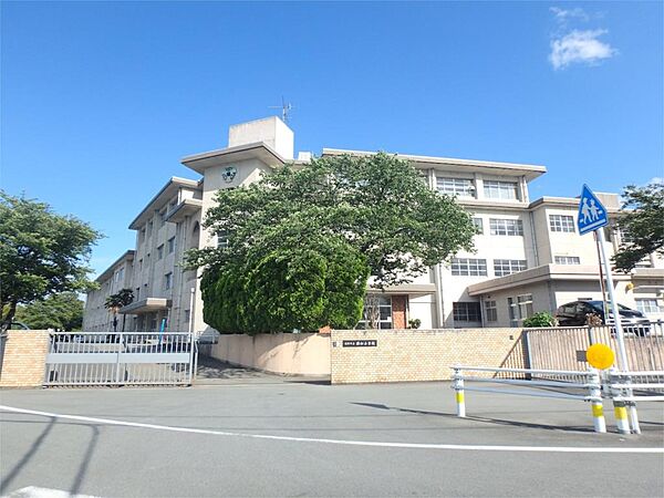 画像4:松阪市立徳和小学校（719m）