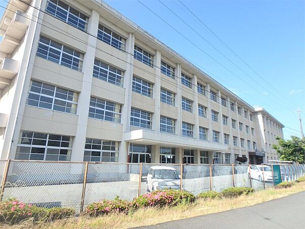 画像20:松阪市立西中学校（1580m）