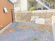 建物裏