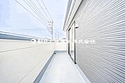 【バルコニー】太陽の光と爽やかな風でお洗濯物は気持ちいいです。