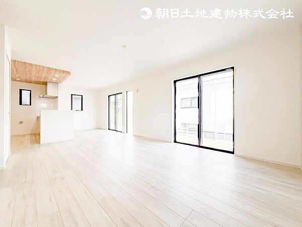リビング/ダイニングを拡大表示