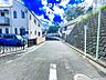 その他：【外観】現地周辺の道路の様子です。実際に歩いて環境をご確認ください。