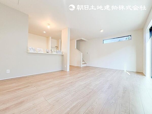 リビング/ダイニングを拡大表示