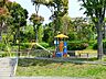 周辺：本郷台西公園　約340ｍ　住宅街の中にある遊具付きの公園です。