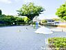 周辺：新橋神明第二公園　約600ｍ　滑り台やブランコなど遊具も揃った公園です。