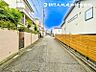 外観：【外観】周辺にもきれいな家が立ち並びきれいで静かな住宅地です。清潔感のあるデザインにしました！