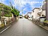 外観：【外観】低層の一戸建を中心とした街並が続き周辺は陽当り良好！