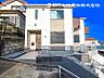 外観：【外観】閑静な住宅地で子育て世帯の方はきっと喜んで頂ける環境。毎日のお散歩も快適な緑に恵まれたエリア