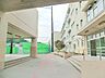 周辺：横浜市立岡村中学校　約450ｍ