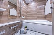浴室換気乾燥機が設置されています。季節や天候問わず、いつでも快適に利用可能です
