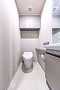 手洗い付きのトイレのため、ドアノブを清潔に保つことができます。