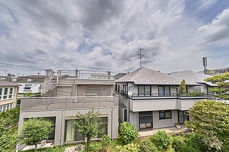 北側バルコニーからの眺望(眺望は永続的に保証されるものではありません)