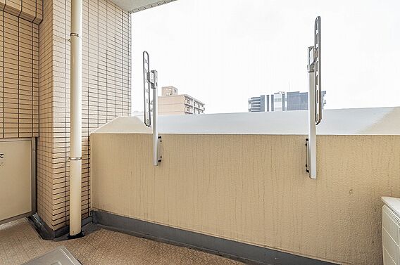 東向きのバルコ...
