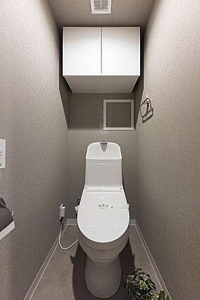 吊り戸棚を設け...