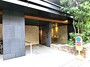 エントランス前