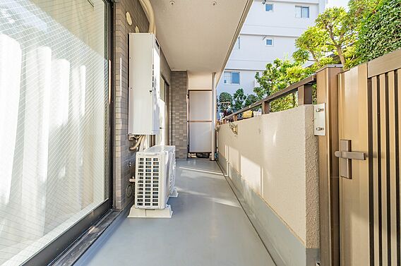 南向き専用庭の...