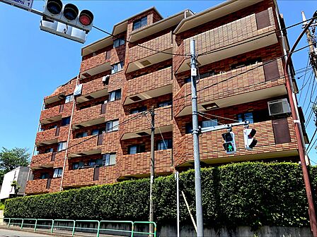 外壁タイル張り・6階建て