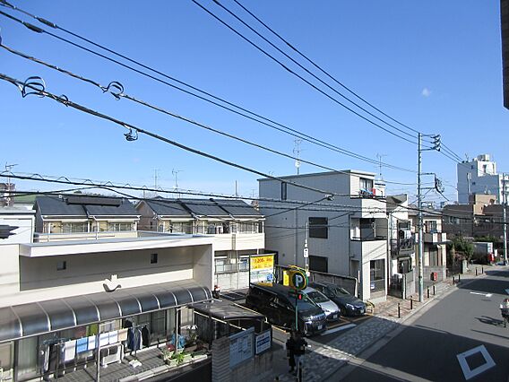 洋室2の出窓か...