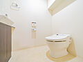 上部に吊り戸棚...