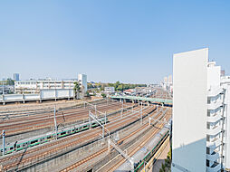 バルコニーからの眺望　高い建物もなく開放的です