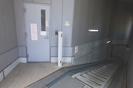 駐輪場入口