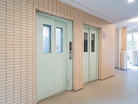 エレベーターは2基ございます。