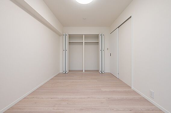 「洋室1」収納...